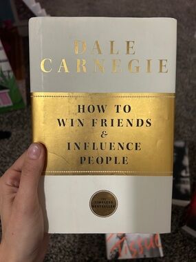Dale Carnegie "How to Win Friends & Influence People" - White & Gold Cover